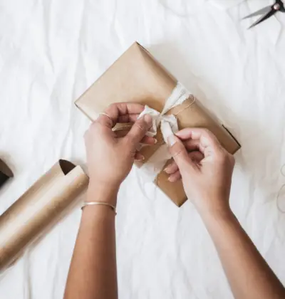 18 trendy ways to wrap gifts this year